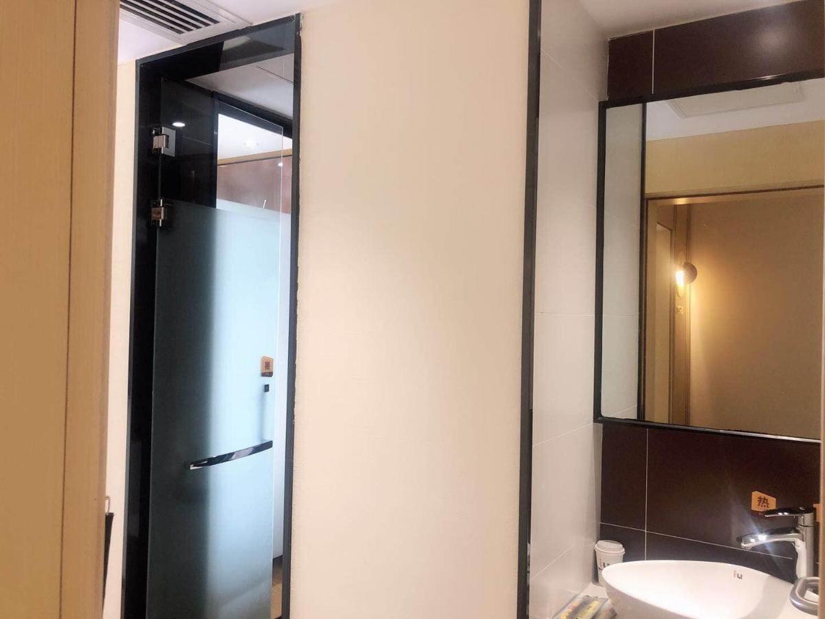 Iu Hotel Guiyang Olympic Sports Center China Resources Vientiane Buitenkant foto